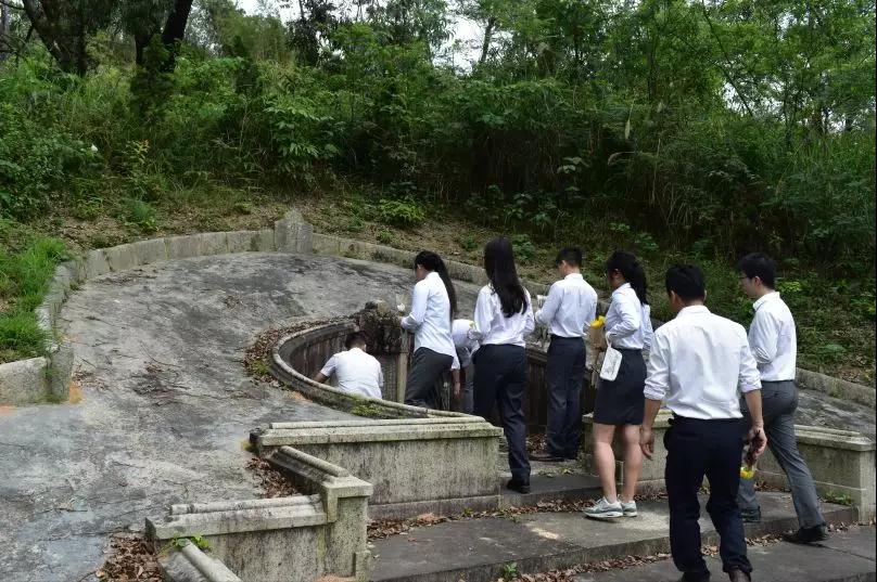 打算将孙氏部分祖坟迁走,然而孙中山长子孙科请来风水大师勘察,结果